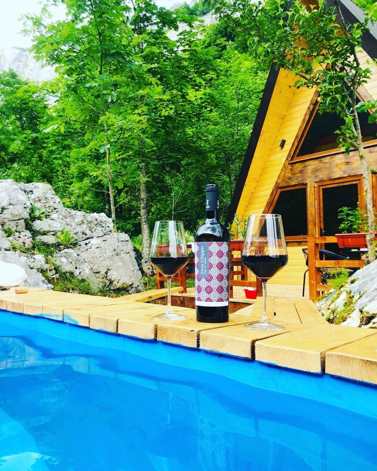 Etno Apartmani Komarnica Savnik Phòng bức ảnh